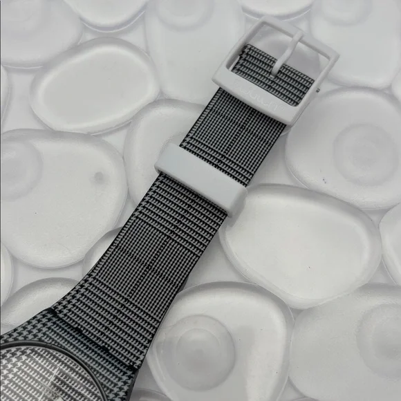 Swatch Watch - SUOB113 - FOR THE LOVE OF W - Picture 3 of 7